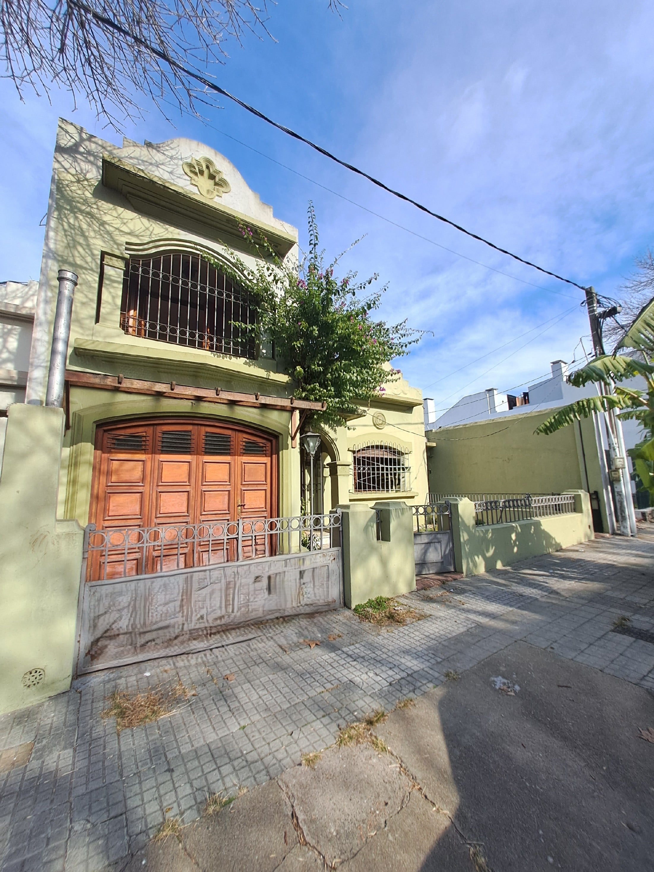 Frente sin cartel-min.jpg